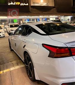 نيسان ألتيما